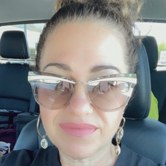 Meet your Posher, Dara - Picture 6 of 6